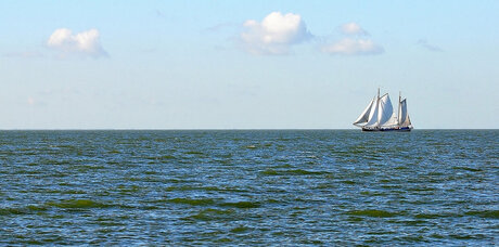 Zeilschip op het ijsselmeer