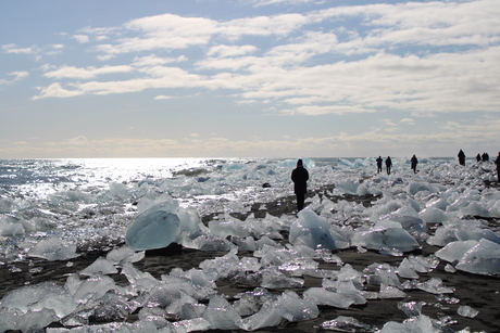 zwart zand diamantstrand