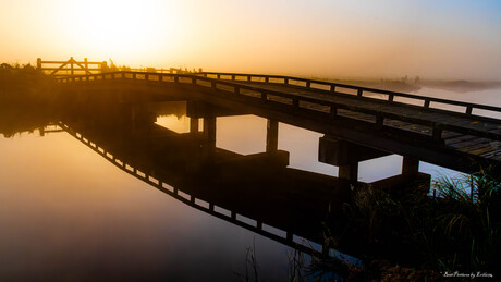 Brug met mist
