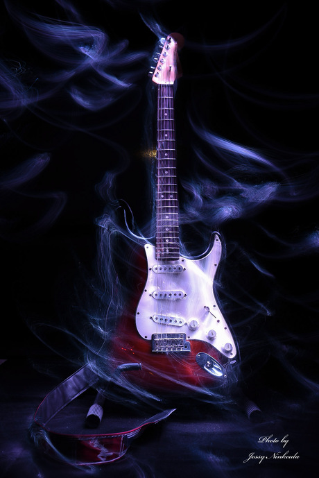 Elektrische gitaar light painting met een fiber optic
