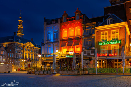 Den Bosch als de avond valt