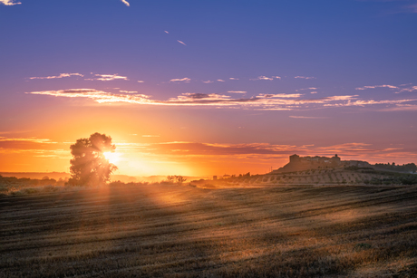 Zonsondergang in noord-west Catalonië met uitzicht op Puiggròs.