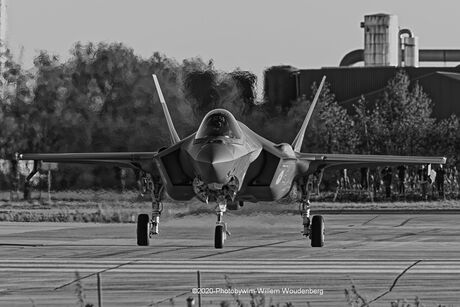 F35 in front