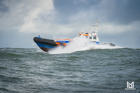 KNRM reddingboot Koos van Messel op volle zee 