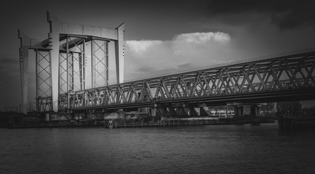 Spoorbrug in spotlight