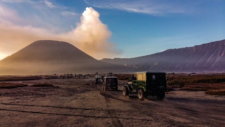 Jeep ride at actief volcano