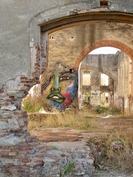 Vervallen suikerfabriek