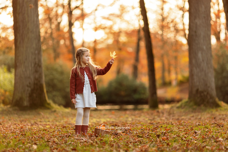🍂De herfstkleuren om haar heen, het licht dat alles nog magischer maakt