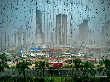 Regen achter de ruit