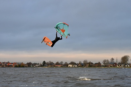 Windsurfboarding in de Storm