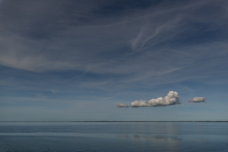 een wolkje aan de lucht