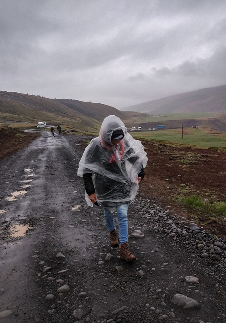 Op de terugweg van de Stuðlagil-kloof