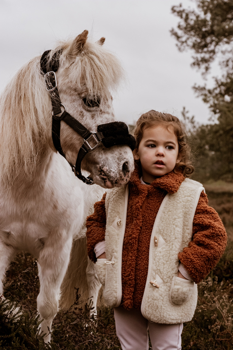 Romy met paardje Hopperty