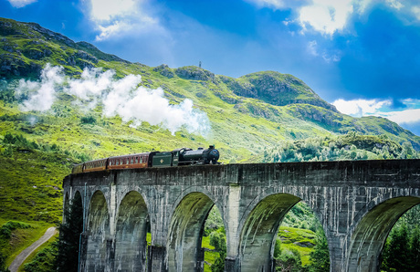 Jacobite steam train op het Glenfinnan viaduct