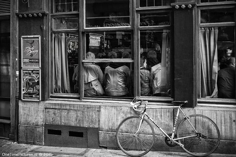 Ja.........en hij kwam met de fiets