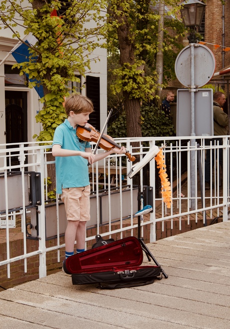 Violin boy