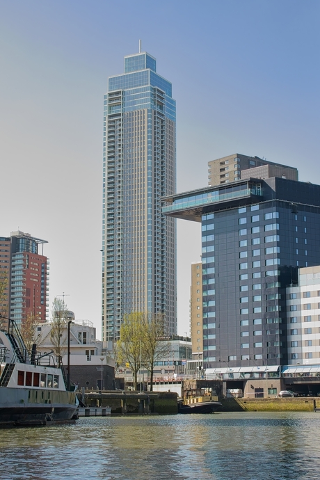 Zalm haven toren en DoubleTree by Hilton Rotterdam Centre