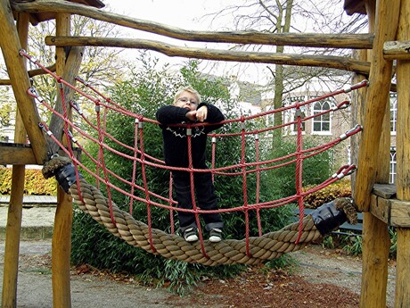 DAMIAN OP DE SPEELPLAATS