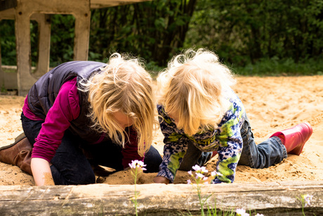 Samen spelen.