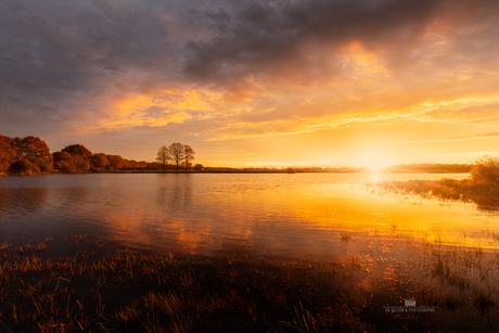 Zonsopkomst met reflectie