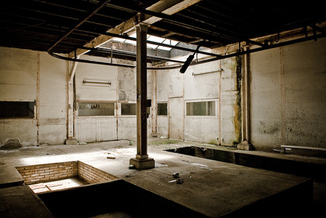 Chromerij in verlaten oude fabriek