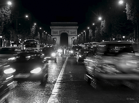 Champs Elysees bij nacht
