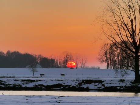 Winterse zonsondergang