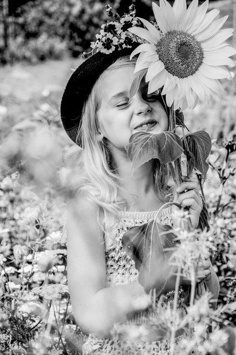 meisje met de zonnebloem