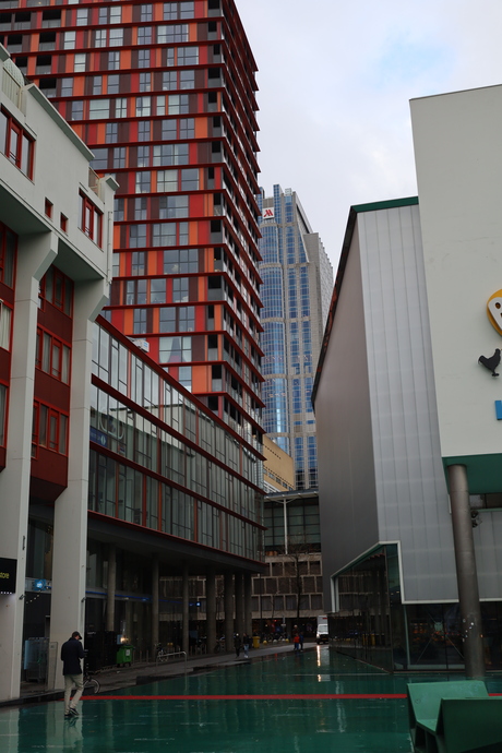 Doorkijkje achter  Schouwburgplein.