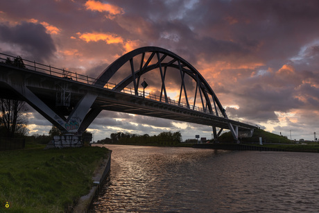 Zonsondergang walfridusbrug