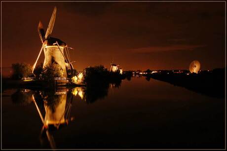 Kinderdijk at night