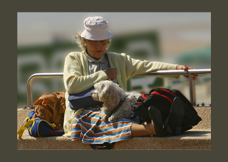 vrouw met hondje