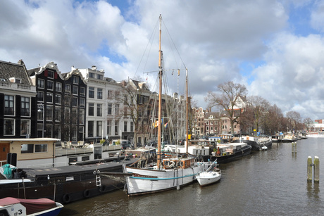 Zicht vanaf Magere Brug A'dam