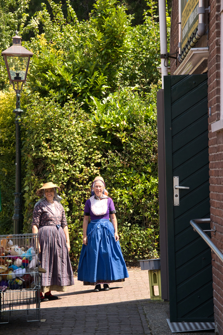 Poserend op Historische markt