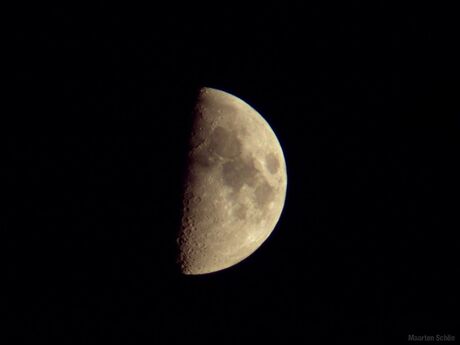 Maan Half