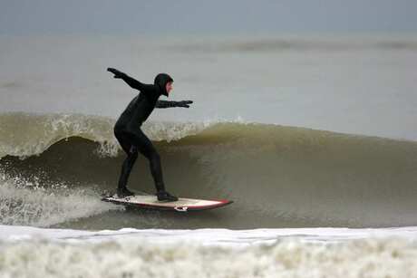 winter surfing