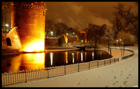 Kronenburg by night