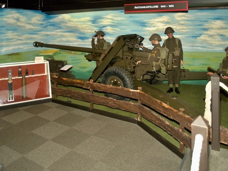 Antitank kanon in gebruik net na WOII.