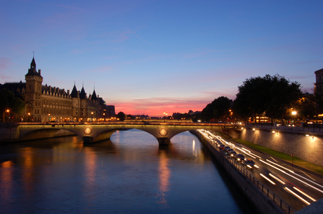 Pont Neuf Parijs bij zonsondergang