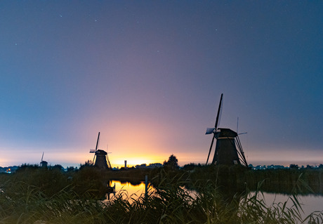 Kinderdijk bij nacht