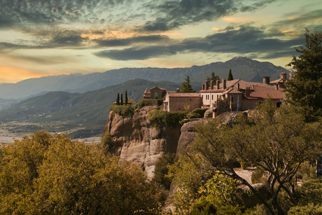 Meteora golden hour