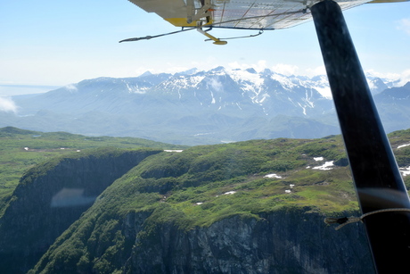 Alaska vanuit een klein watervliegtuigje