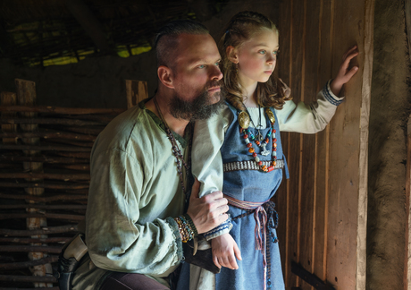 Vader Toke en zijn dochter Lagertha. 