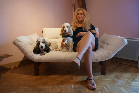 the queen and her dogs