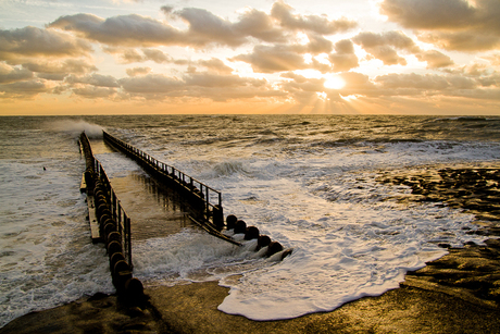 Hoogwater zonsondergang