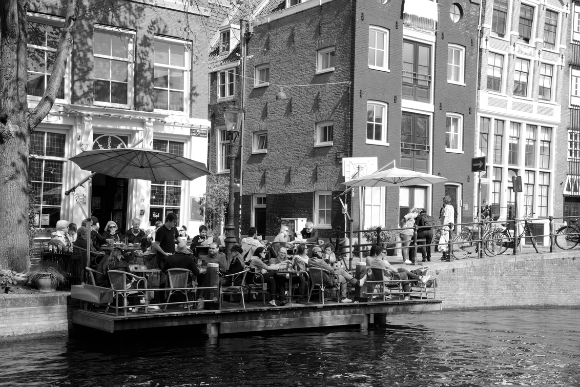 Daar mug idee een zaterdag in Amsterdam - foto van Erni - Straat - Zoom.nl