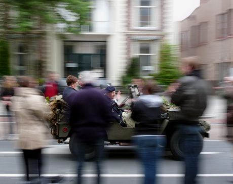 Veteranen parade Apeldoorn