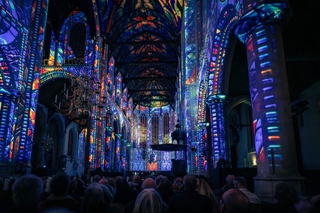 Luminescence light show