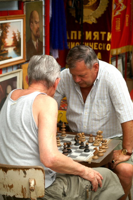 schakers op een markt in Boedapest