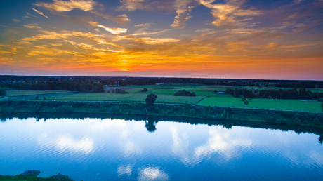 Sunset aan de Maas